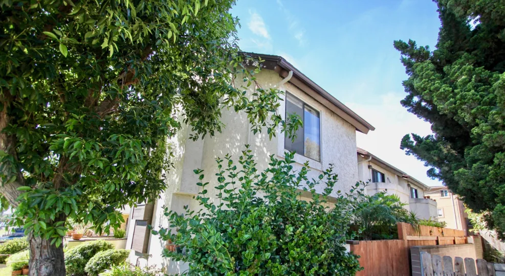 THE Opal Townhomes WITH BEAUTIFUL FLAT AND SMALL GARDEN
