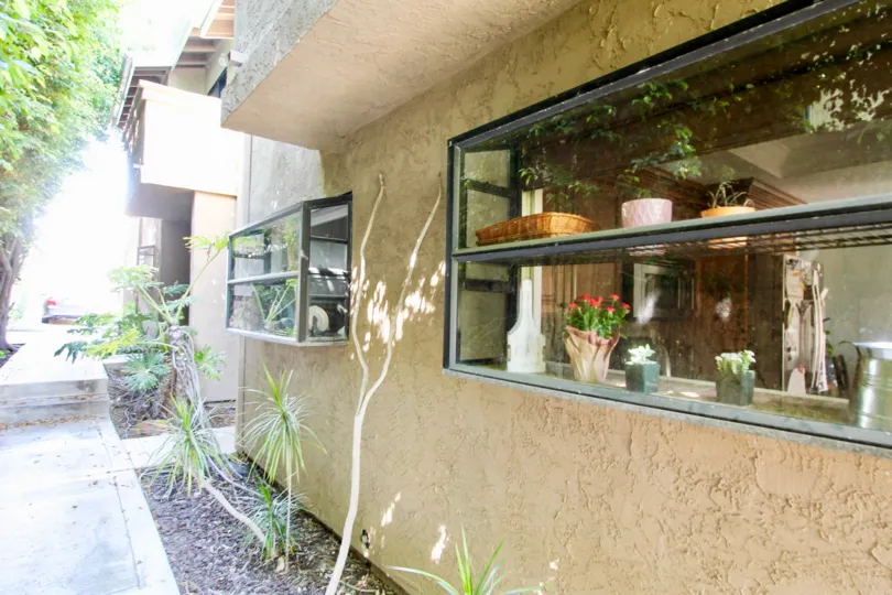 Pacific View Townhomes a well maintained community in Pacific Beach, California.