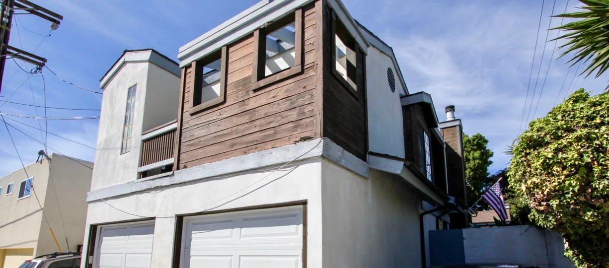 Minimalist design for every taste in Pacifica Townhomes in the city of Pacific Beach