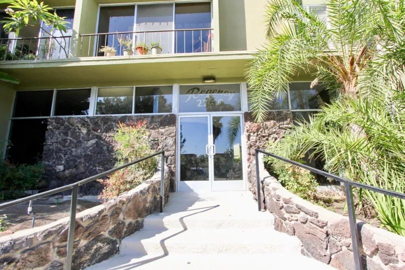 The entry way to the Regency Condo building in Pacific Beach, CA.