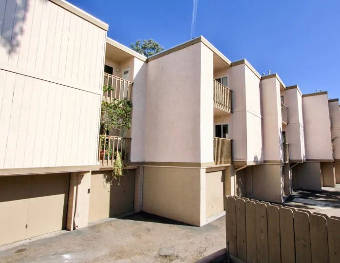 Marvellous view of villas on a bright sunny day with parking in Rose Creek of Pacific Beach