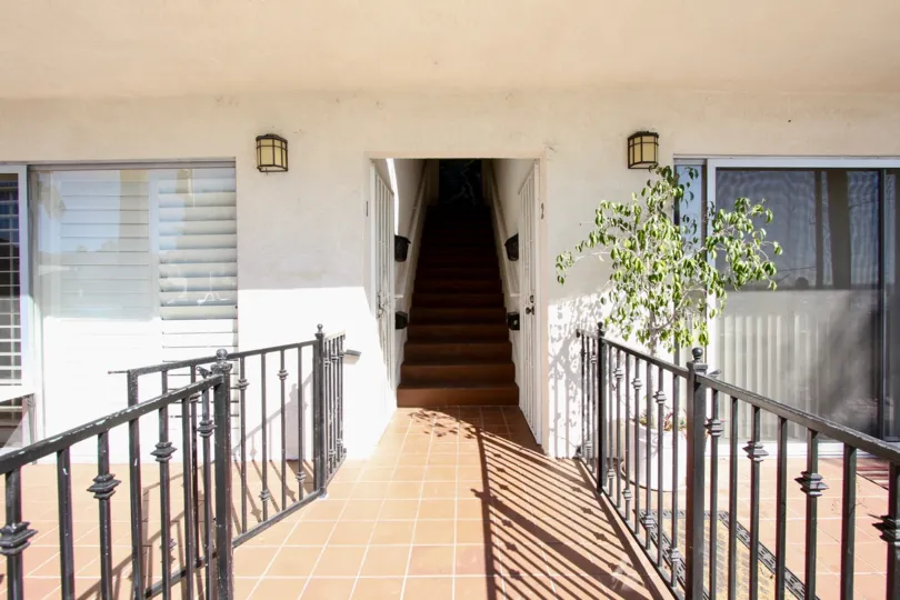 A sunny day with entrance view with modern fixtures in Rose Point of Pacific Beach