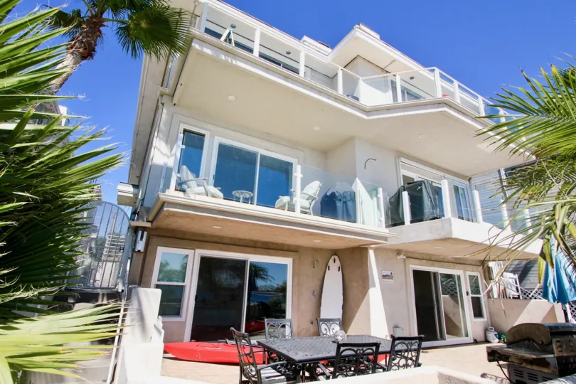 The outdoor area of the Sail Bay Condos in Pacific Beach California.