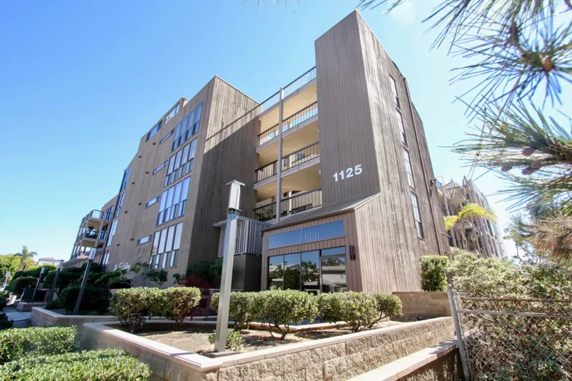 A very large five story condominium building in Sanderling at Pacific Beach CA