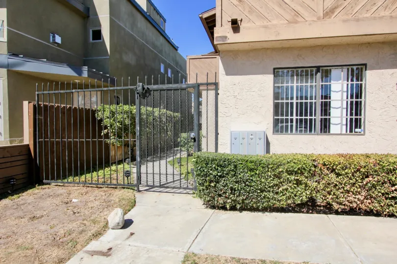 A sunny day in Seaburst Townhomes with beautiful garden