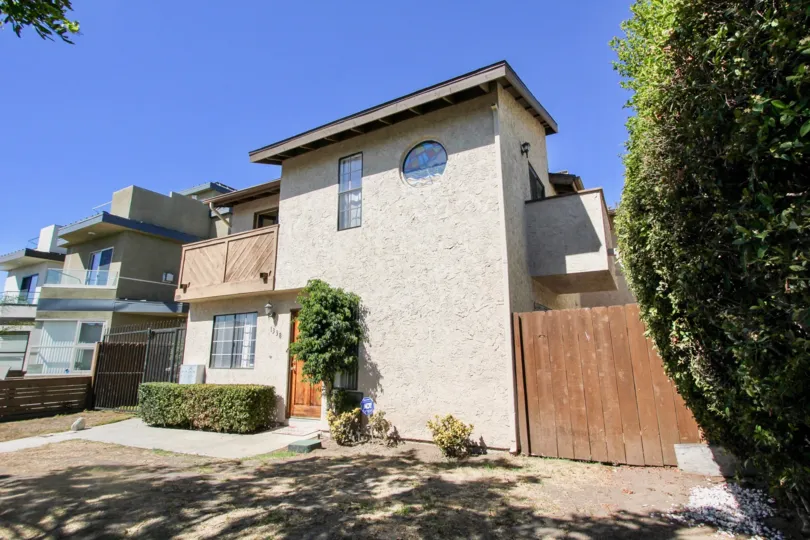 A front yard view of the Seaburst Townhomes in Pacific Beach, California