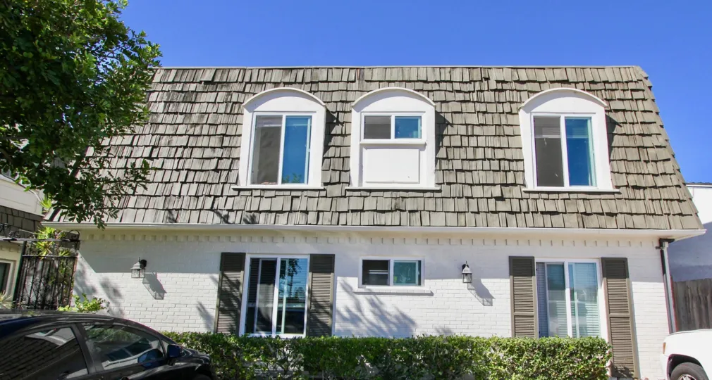 The adorable and vintage looking Crown Point Villas in Pacific Beach, California.