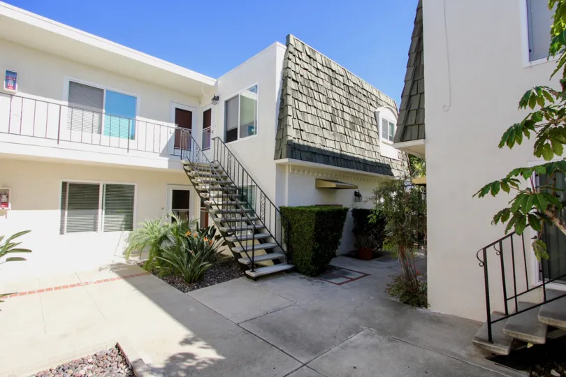 Comfortable living at Shasta Palms in Pacific Beach, California.