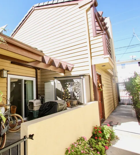 Lovely outdoor living area in Thomas Beach in Pacific Beach, California.