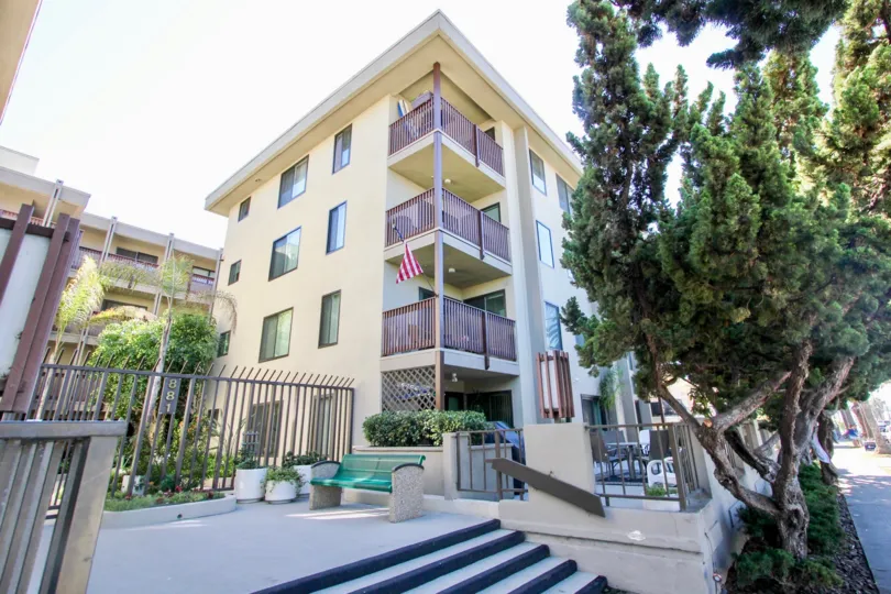 The grand looking Turramurra Condominiums in Pacific Beach California