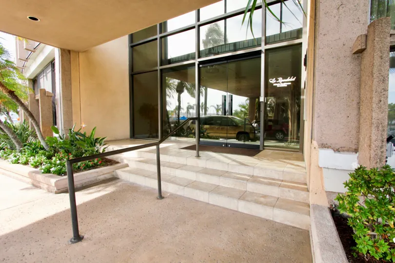 The covered steps leading to the entry foyer of Le Rondelet in Point Loma, California