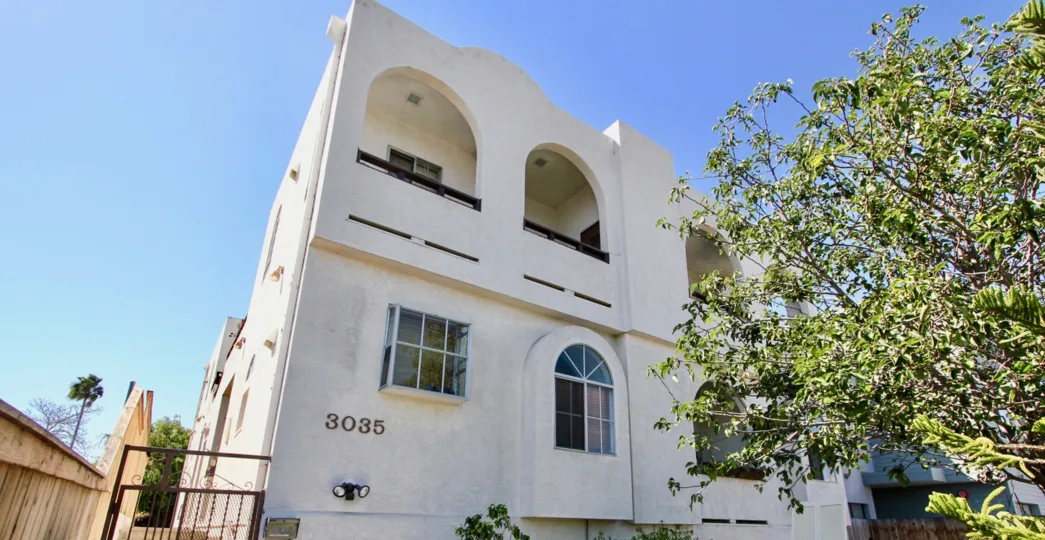Beautiful, clear and sunny day at Primrose Villas community