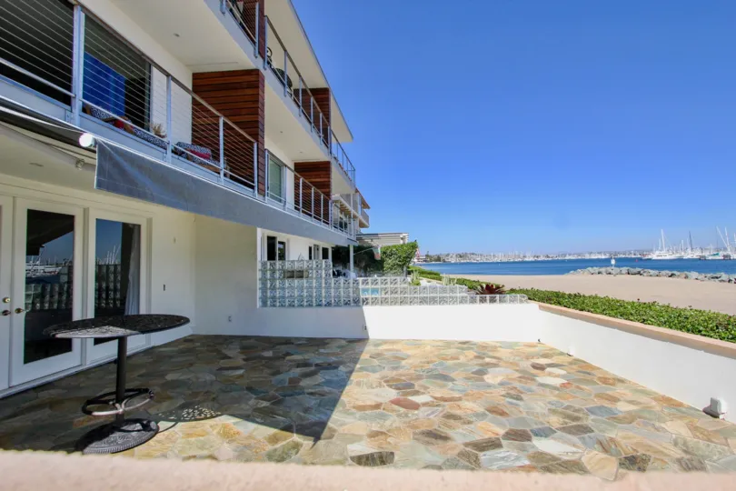 Large patio with unobstructed view of the harbour at Vista Del Bahia