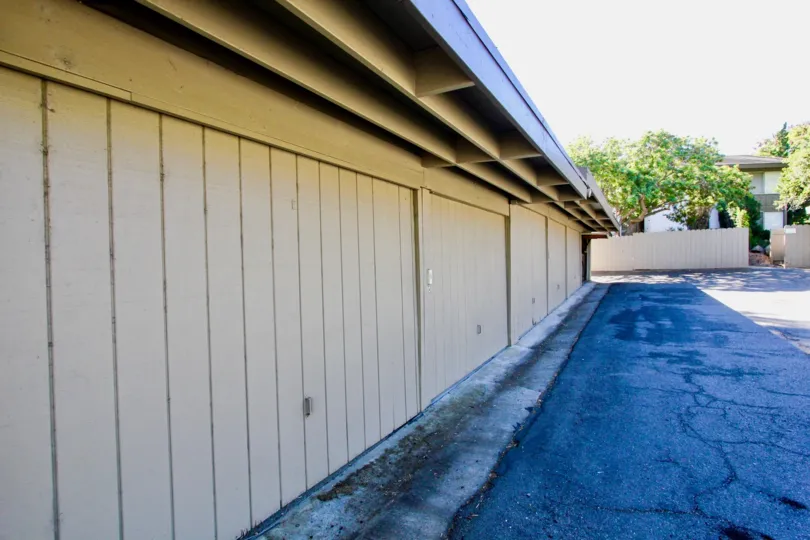 Bernardo Village Green, City: Rancho Bernardo, closed doors