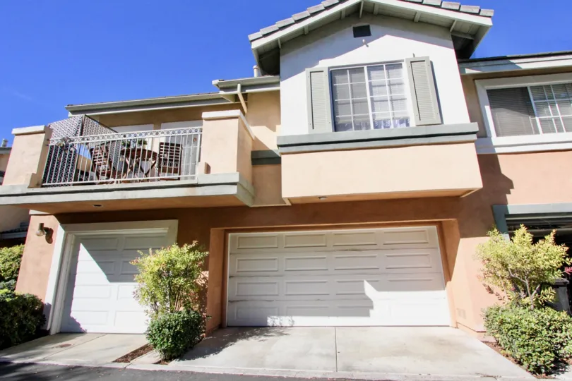 Great home with 2 garages and patio in Collage community of Rancho Bernardo, California