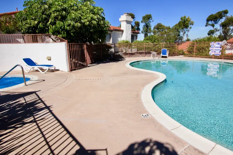 Fairway Vistas at Rancho Bernardo, California has pool for both kids and adults.