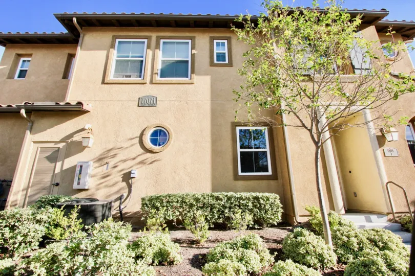 Gianni, City: Rancho Bernardo, backside of the building