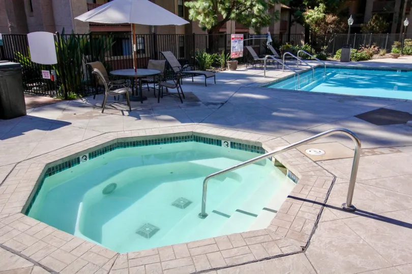 Il Palio, City: Rancho Bernardo, beautiful swimming pool and chairs to sit