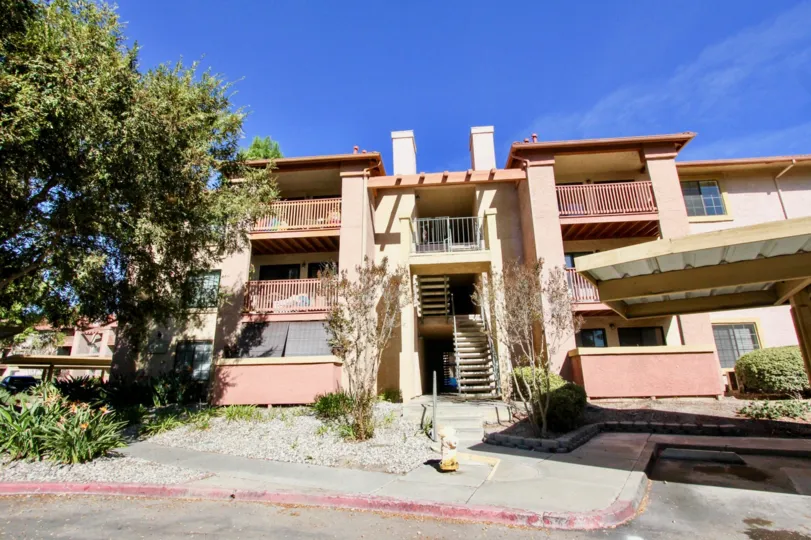 Yellow color building in California State in Community of Il Palio in city of Rancho Bernardo during daytime
