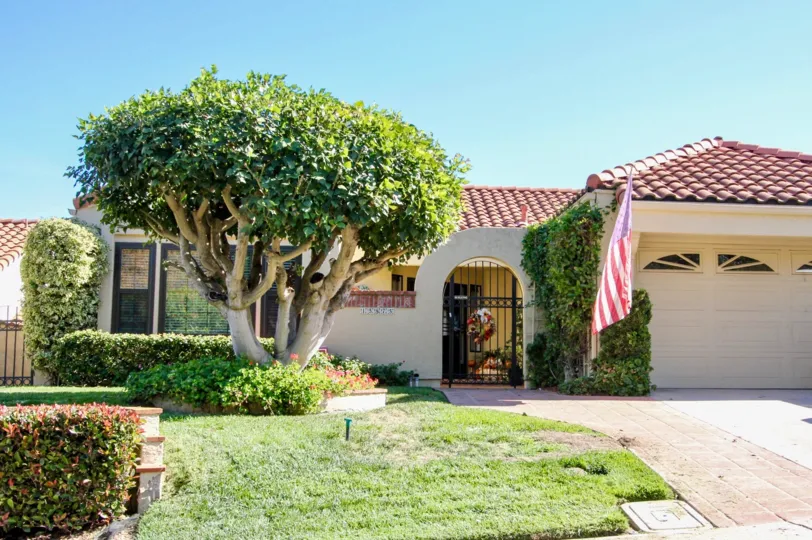 Tasfully finished apartments in Las Brisas Community, Ranco Bernando, California