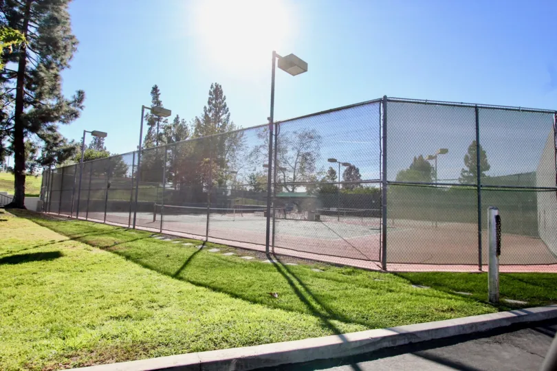 Wonderful tennis courtsfor the residents of Oaks North Village