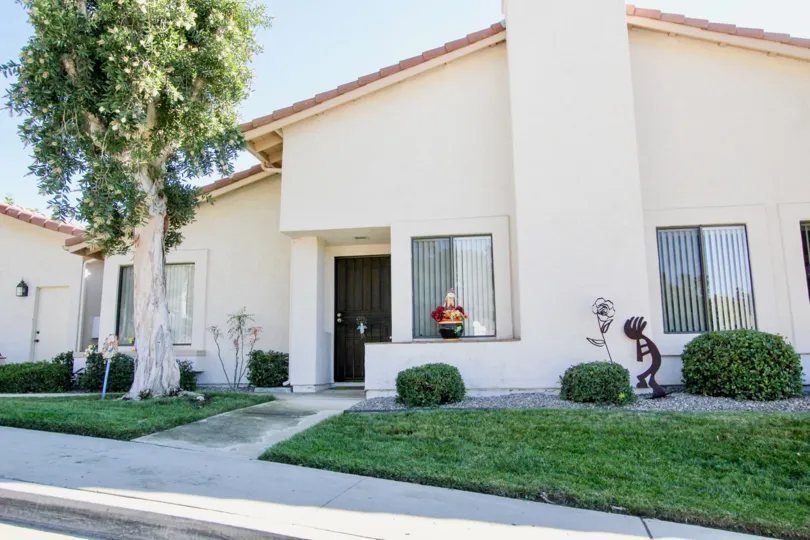 Three story condos with attached garages at Oaks North Villas in Rancho Bernardo California