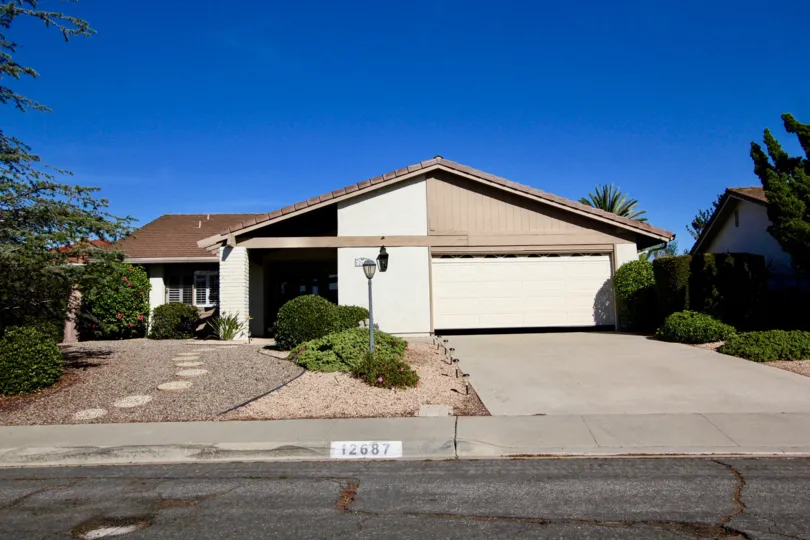 Oaks North, City: Rancho Bernardo, backside of a building and a beautiful road