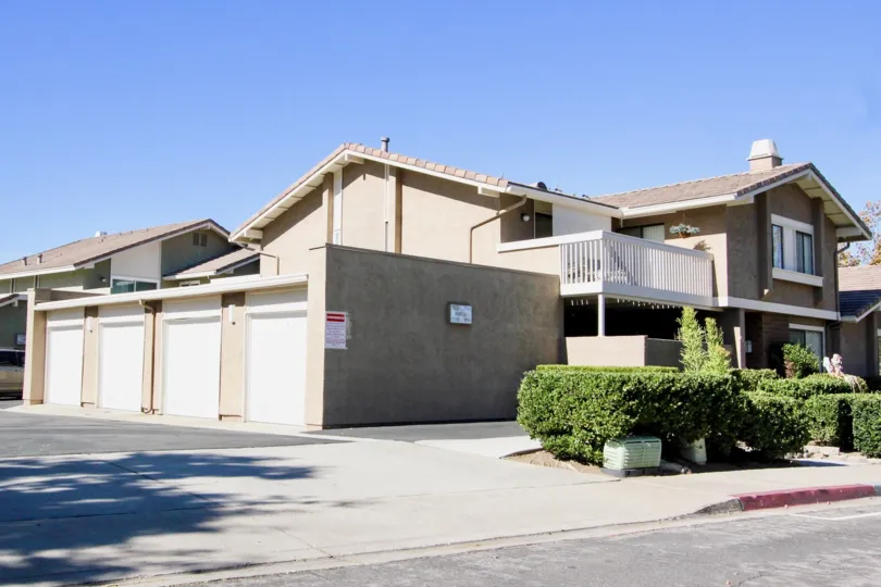 Playmor, City: Rancho Bernardo, backside of the building with car parking