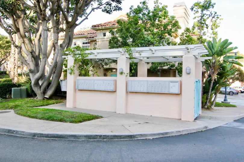 San Tropico, City: Rancho Bernardo, backside, nice trees and plants