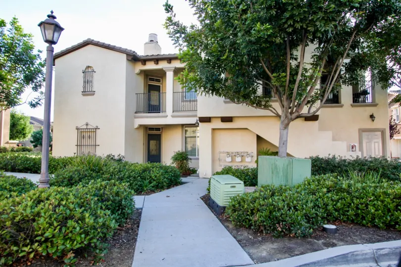 Street light near walkway and residence at Savannah Terrace in Rancho Bernardo CA