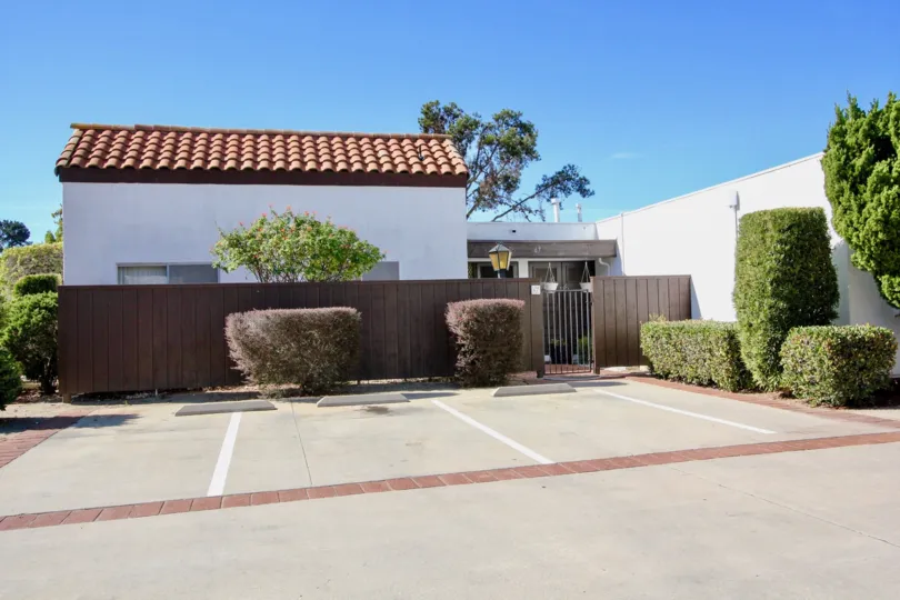 CUTE HOME THAT HAVE A SINGLE GATE TO ENTER IN SEVEN OAKS HACIENDAS