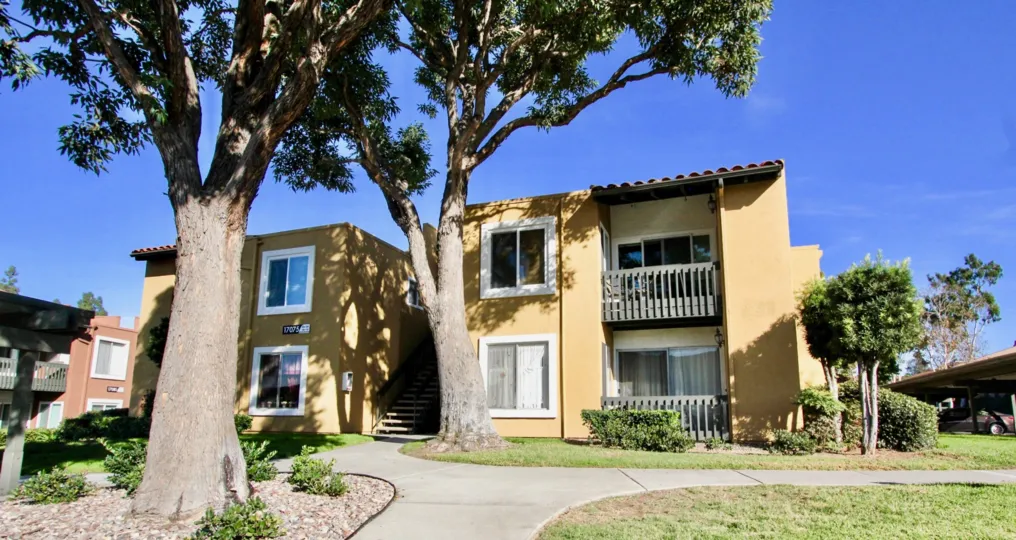 Beautiful Townhouses in the waterbridge community of Rancho Bernardo in California