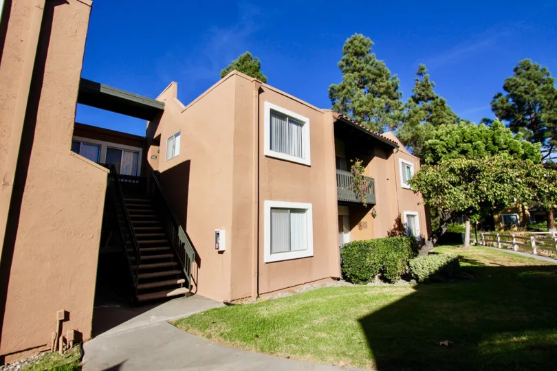 Simple elegant home in Waterbridge Ranco Bernardo, CA