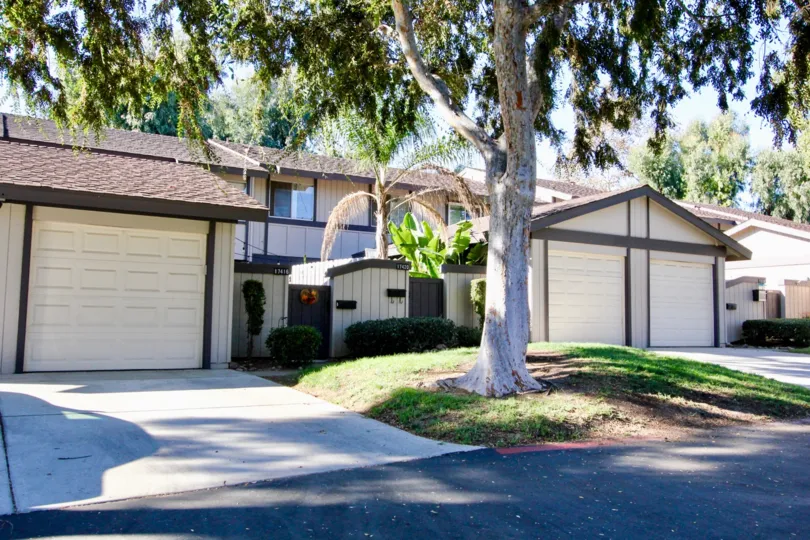 Housing with many garages inside Westwood Townhomes in Rancho Bernardo CA