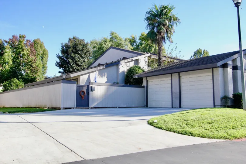Beautiful home with double garage in Westwood Townhomes, Rancho Bernardo, California