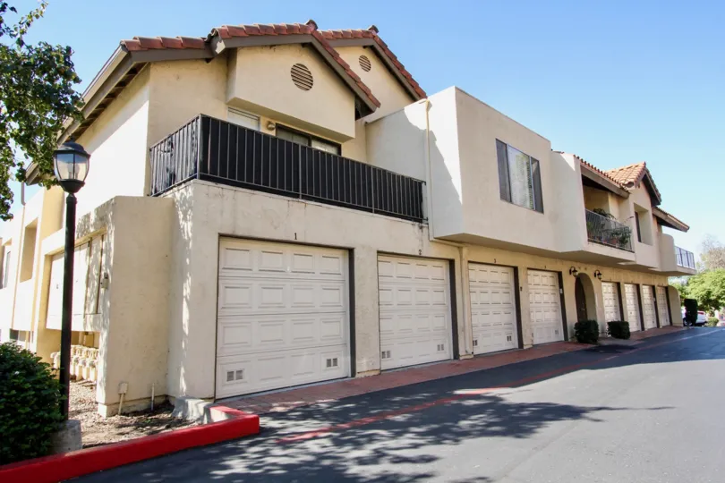 Awesome villa with sunshine and parking in Avocado Gardens of San Marcos