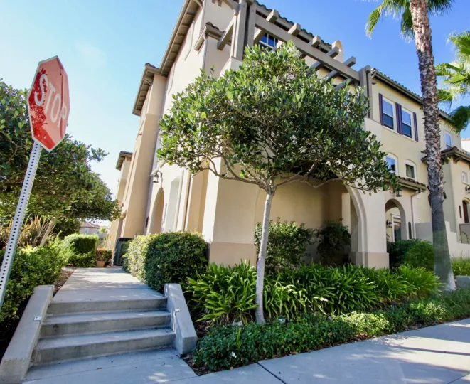 awesome homes at Calico Bluffs in San Marcos, California