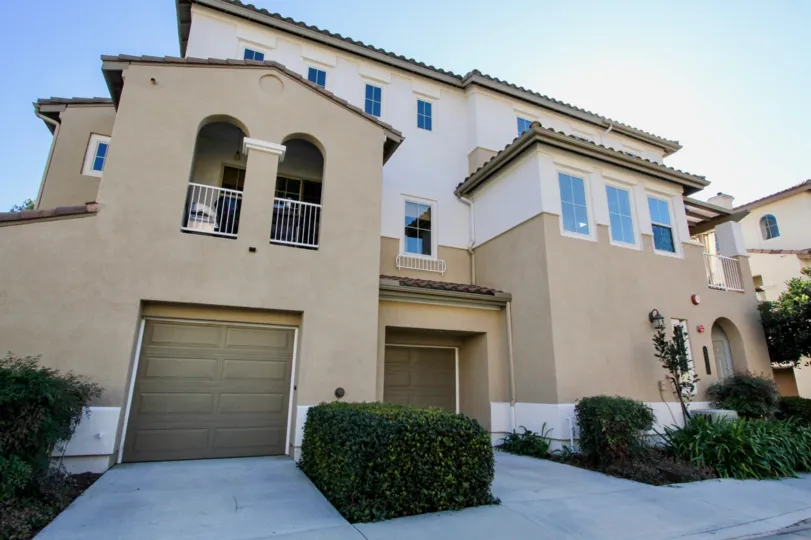 White stone, rustic mansion in  Calico Bluffs, San Marcos CA