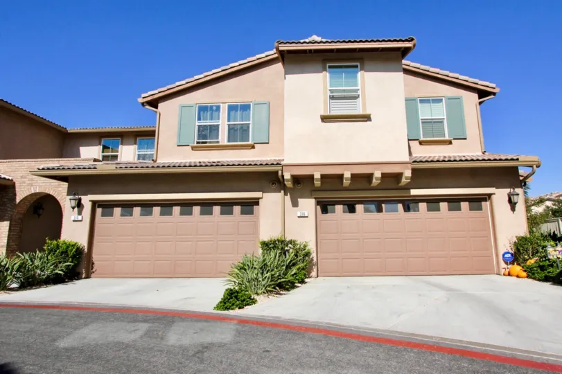 Candera sweet and brown one story building in San Marcos, California