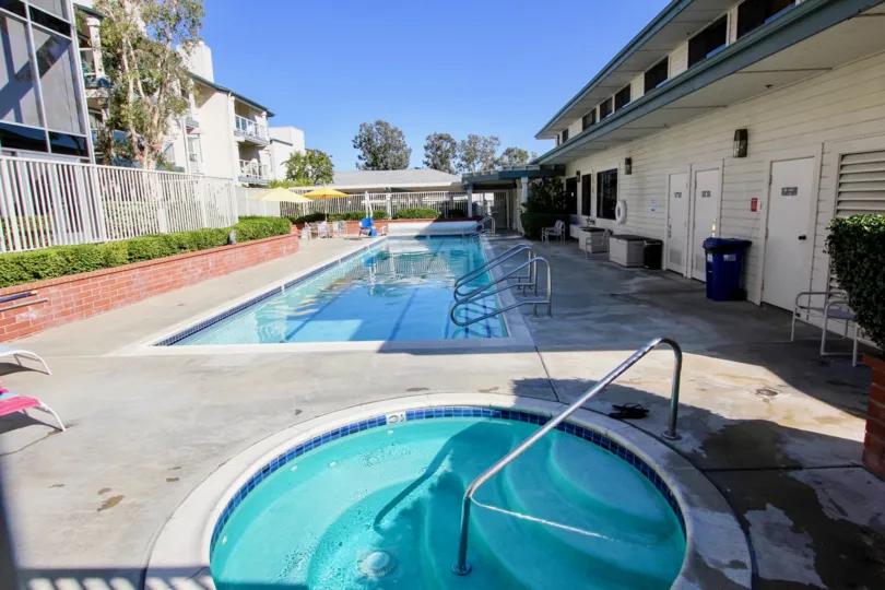 Chateau community pool and hot tub on a beautiful sunny California day