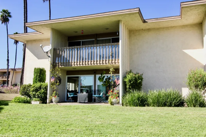Front view with chair table and open space of Lake San Marcos Condos community, San Marcos, CA