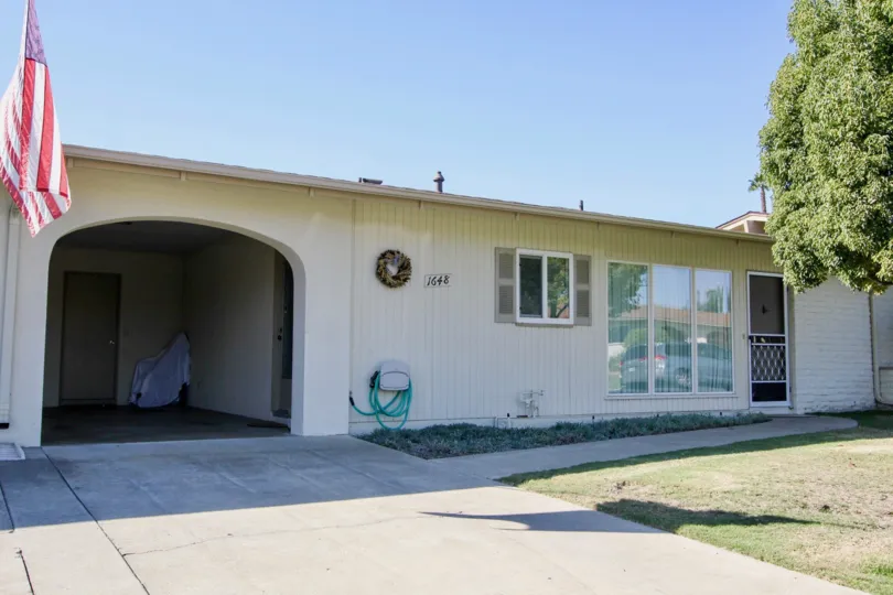 Home with a large archway inside the Lake San Marcos Villas in San Marcos CA