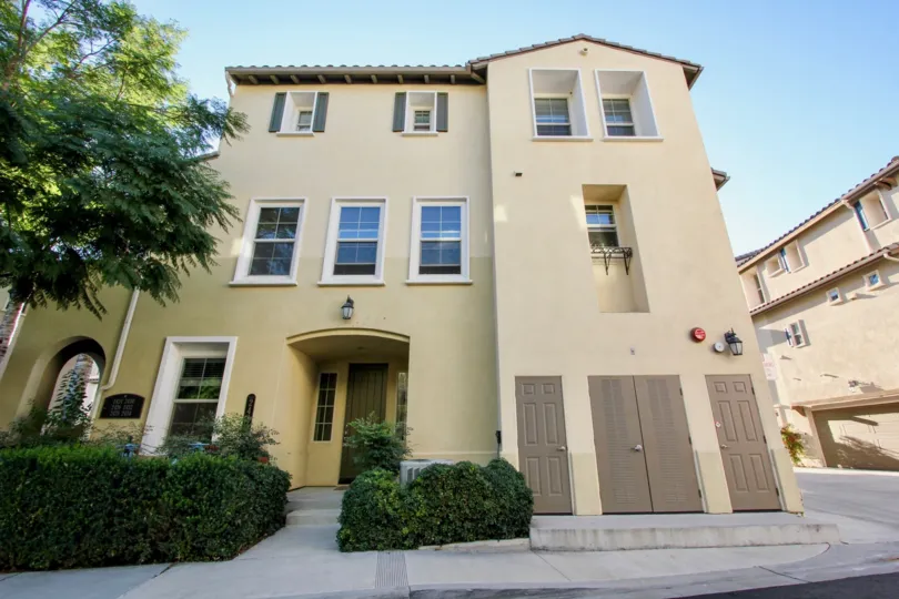 the larkspur creek is a tallest house of the san marcos city in ca