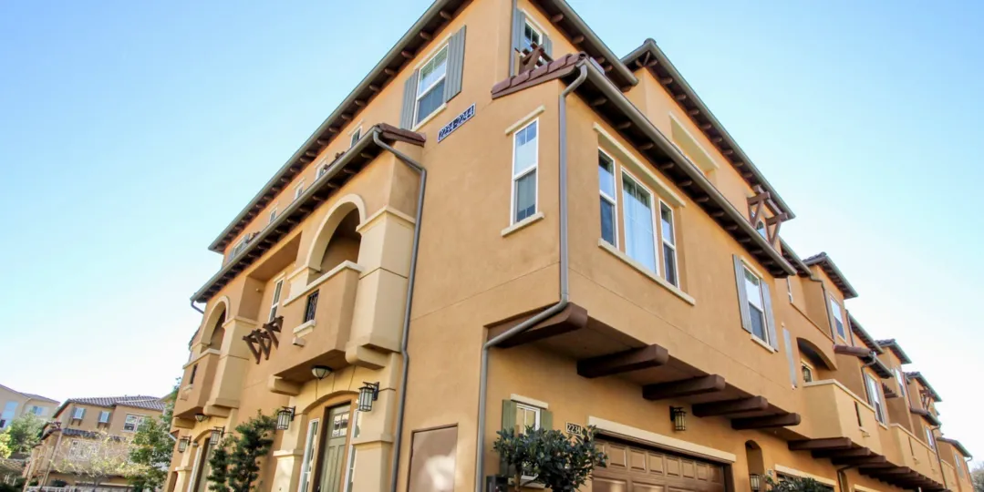 Beautiful villa with glass windows in Solaire of San Marcos