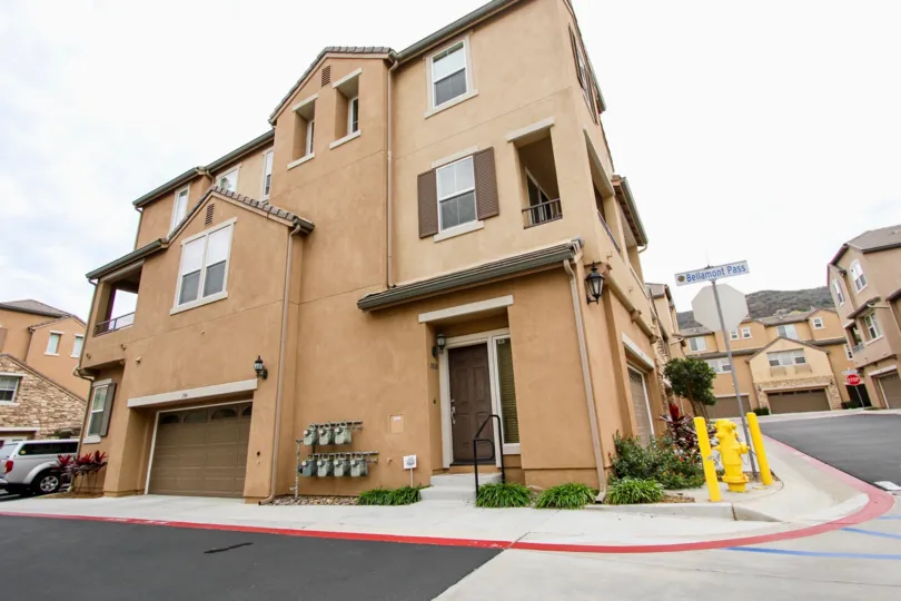 Aubrey Glen is comprised of 87 attached townhomes in a beautiful valley surrounded by rolling hills and expansive open space.