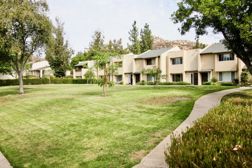 This is a Condo located at 10324 Del Coronado Lane, Santee, CA. 10324 Del Coronado Ln has 3 beds, 1 ½ bath, and approximately 1, 190 square feet. The property has a lot size of 1, 342 sqft and was built in 1978. The average list price for similar homes fo
