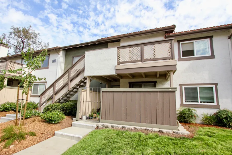 a rfont view of an apartment in the Riderwood Gardens community of Santee CA.