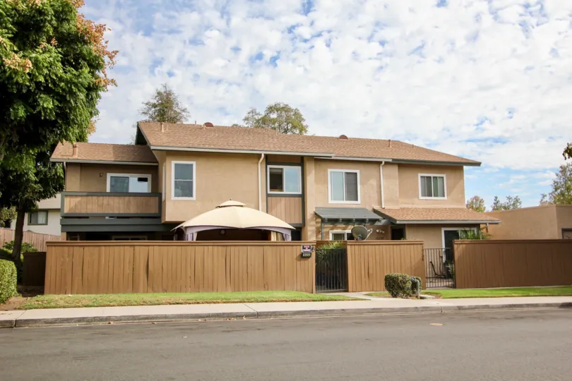 Here is some general information on homeowner associations. Homeowner Associations consist of townhomes, condos or single family homes. HOA dues are usually required and with those fees you will get some features and benefits. Which may include insurance,