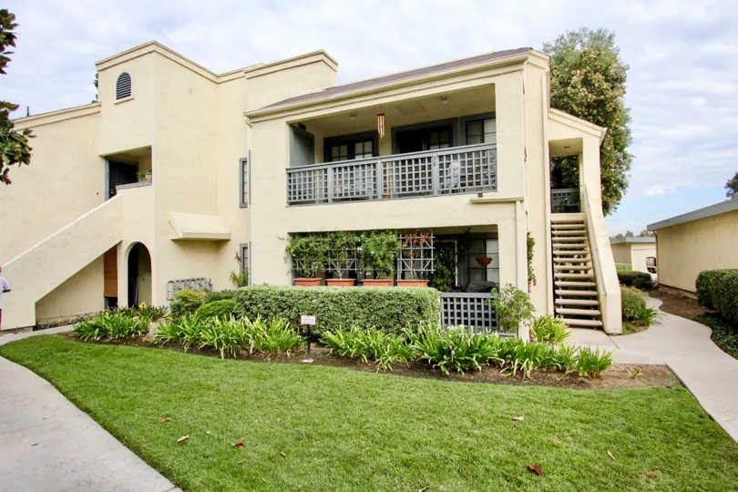 A double story property with a porch in Vista Del Rio