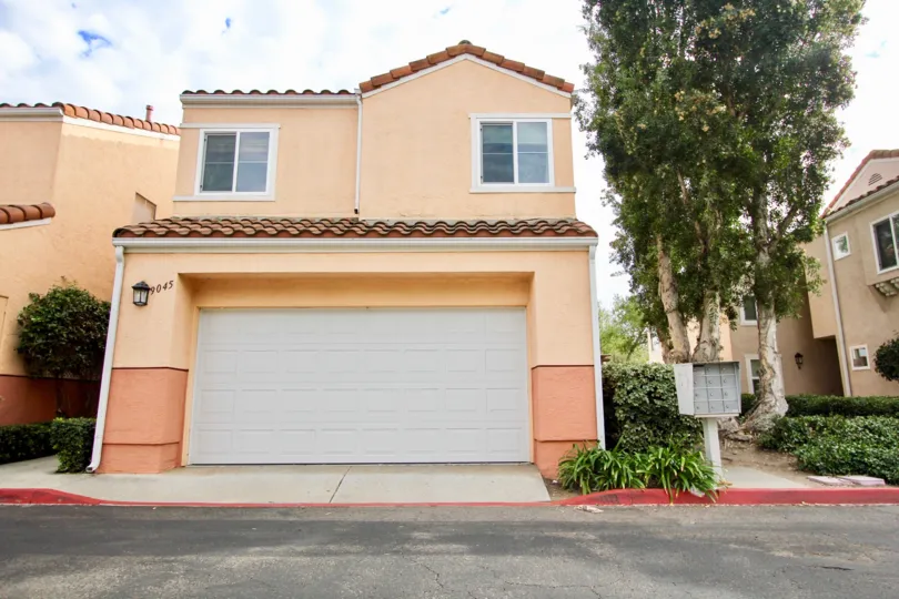 Vista Del Verde  , Santee ,California,beige building,tree